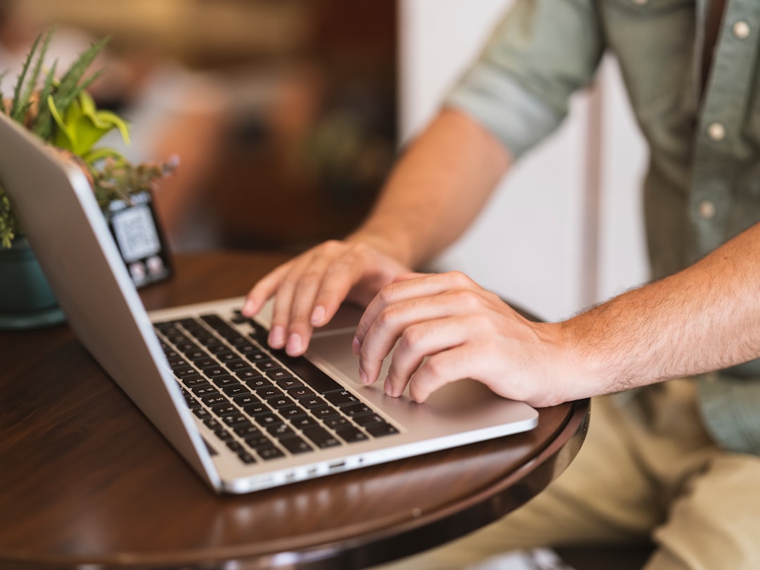 freelance writer workflow laptop